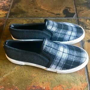 Nautica Conaway Slip On Sneakers